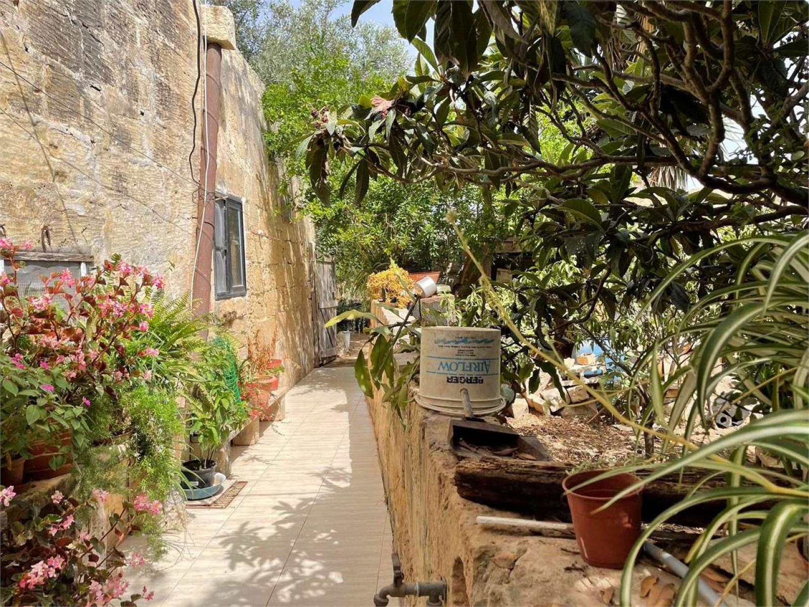 1-bedroom farmhouse for sale in Qrendi