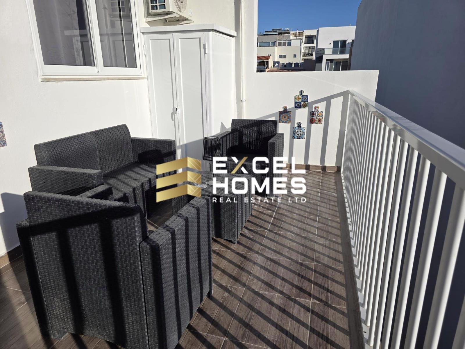 2-bedroom penthouse to let in Buġibba