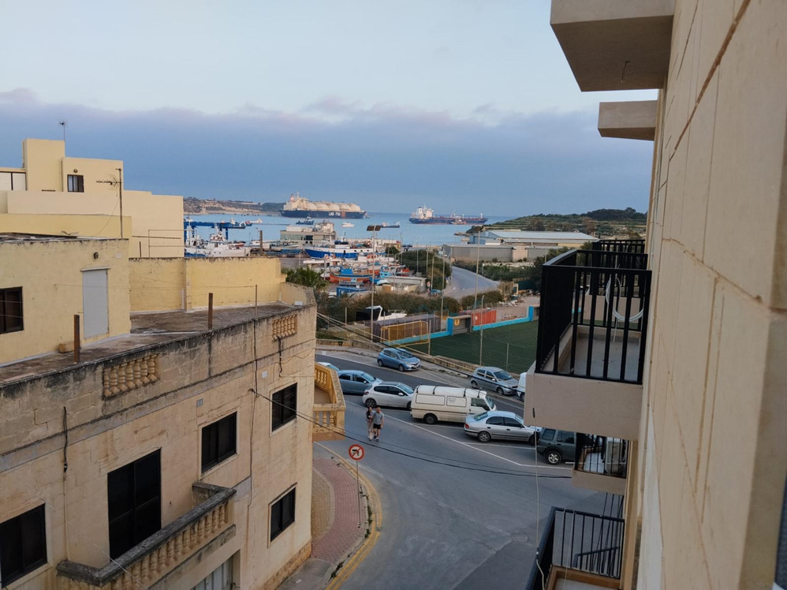 3-bedroom apartment to let in Marsaxlokk