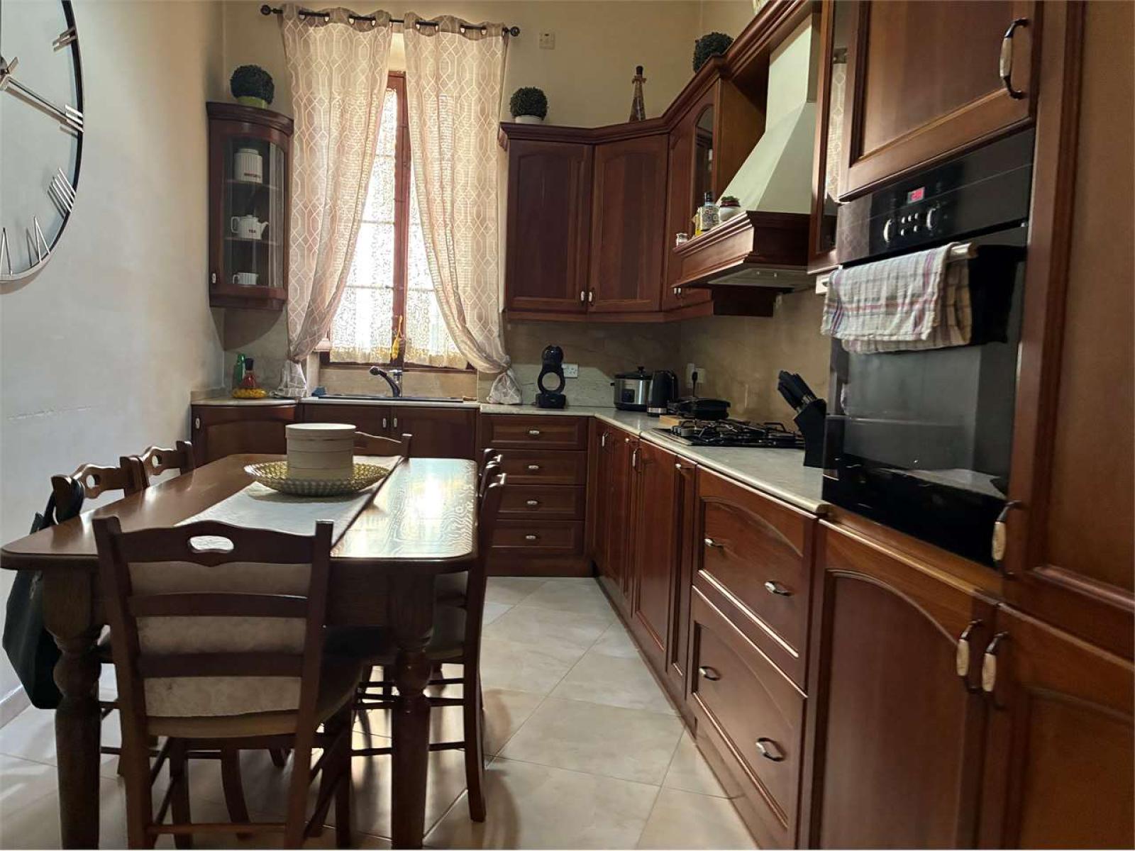 3-bedroom townhouse for sale in Ħamrun