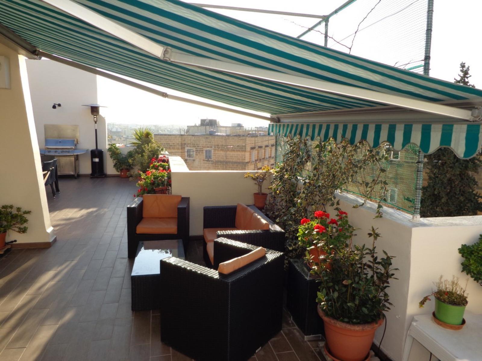 1-bedroom penthouse to let in Ta' Xbiex