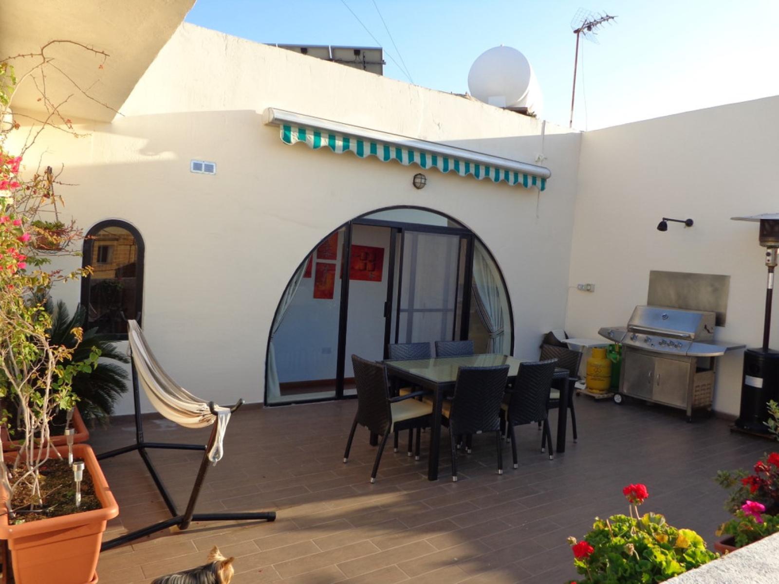 1-bedroom penthouse to let in Ta' Xbiex