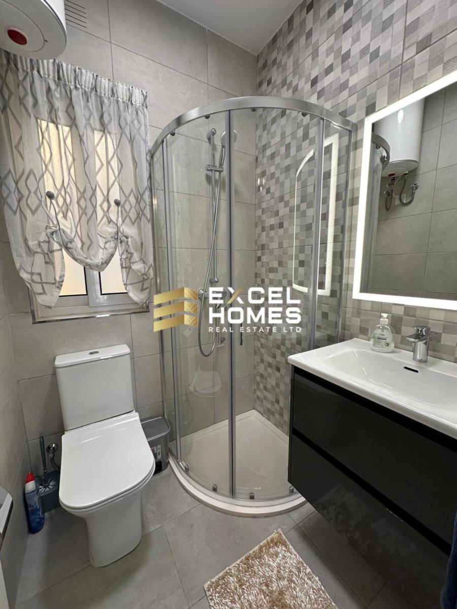 2-bedroom penthouse to let in Marsalforn