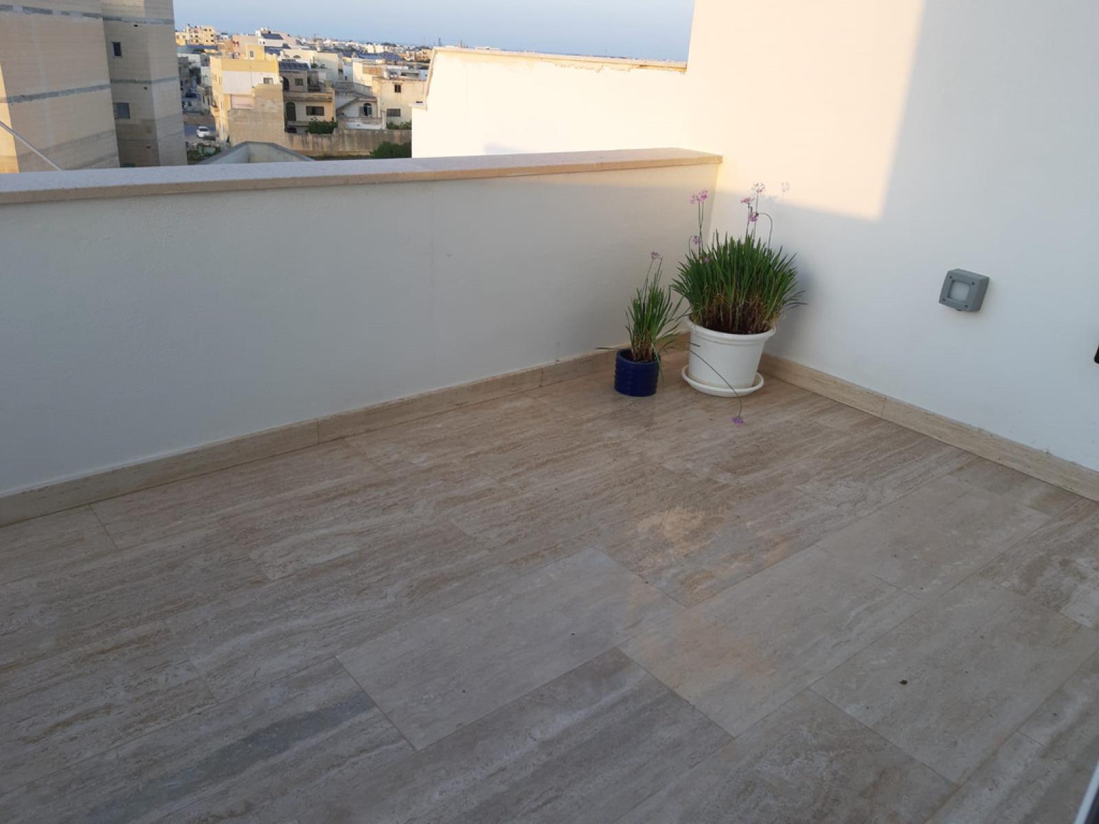 3-bedroom penthouse to let in Qrendi