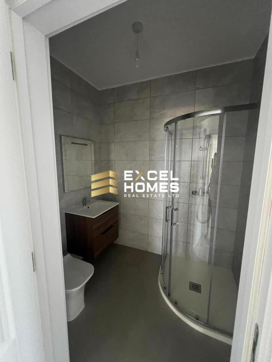 2-bedroom penthouse to let in Marsaxlokk