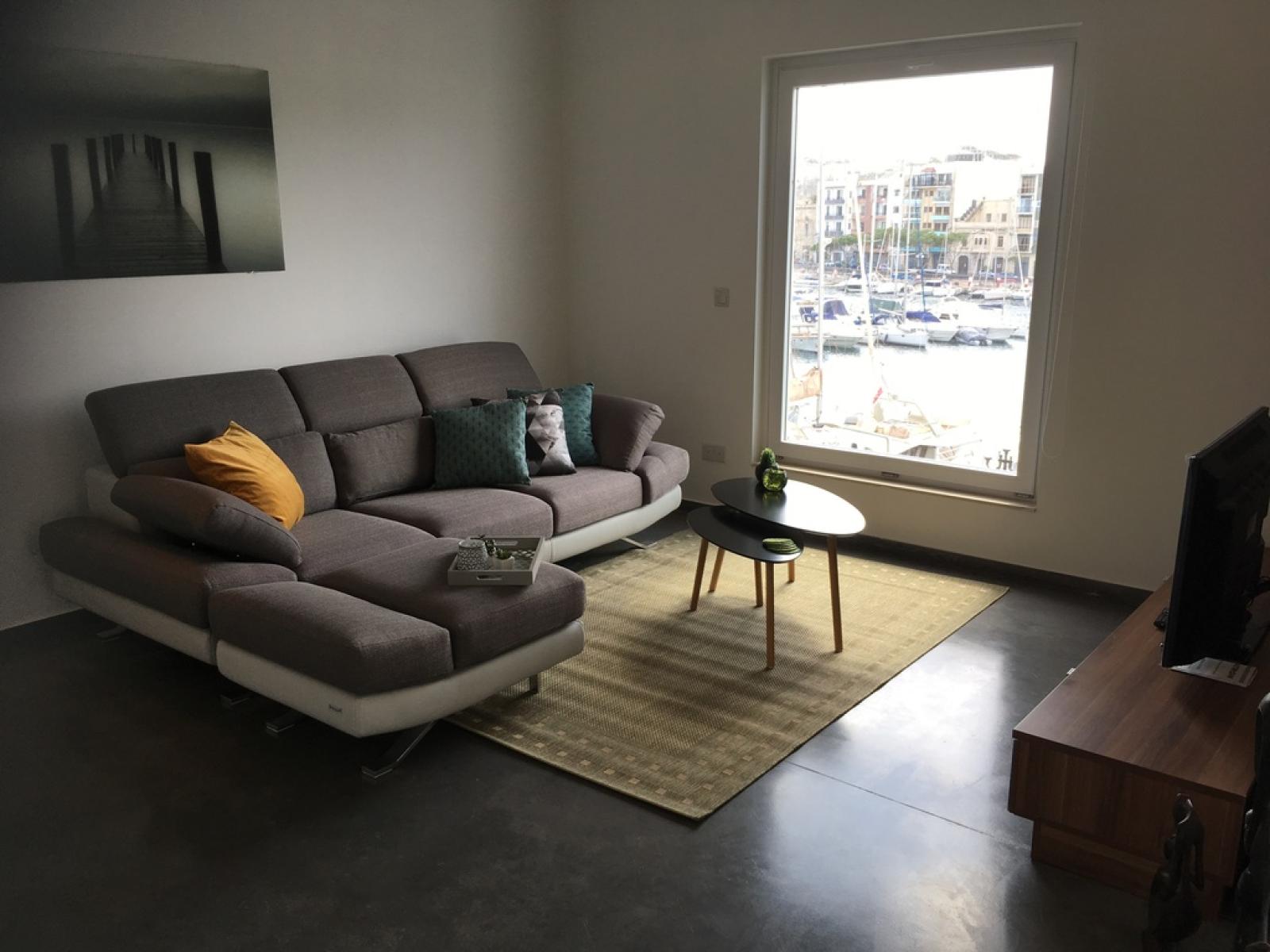3-bedroom apartment to let in Ta' Xbiex