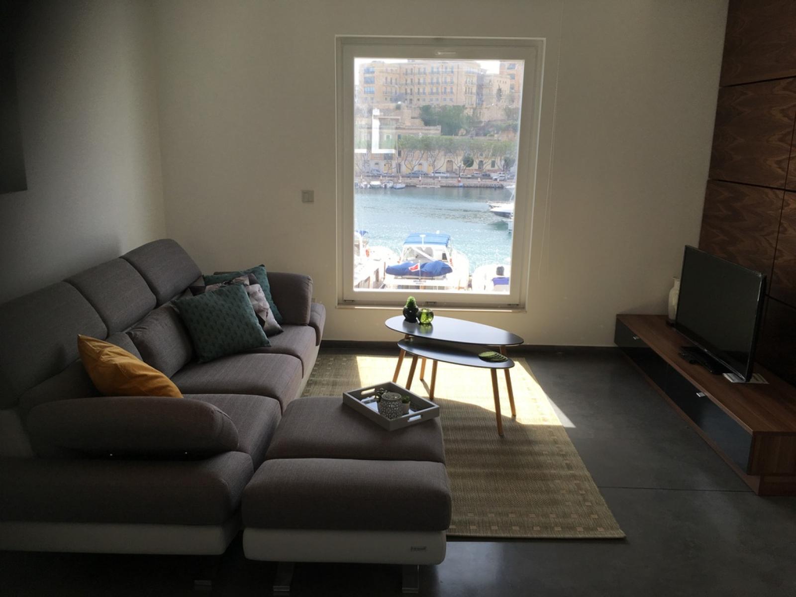 3-bedroom apartment to let in Ta' Xbiex