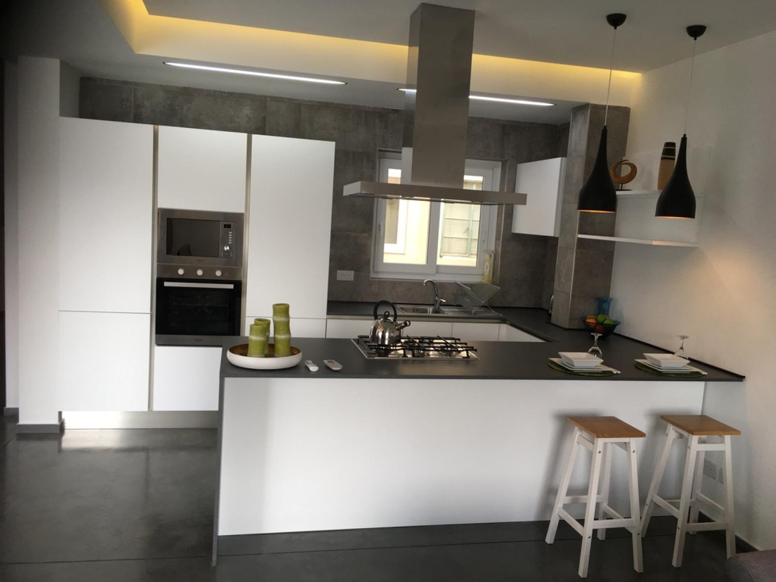 3-bedroom apartment to let in Ta' Xbiex