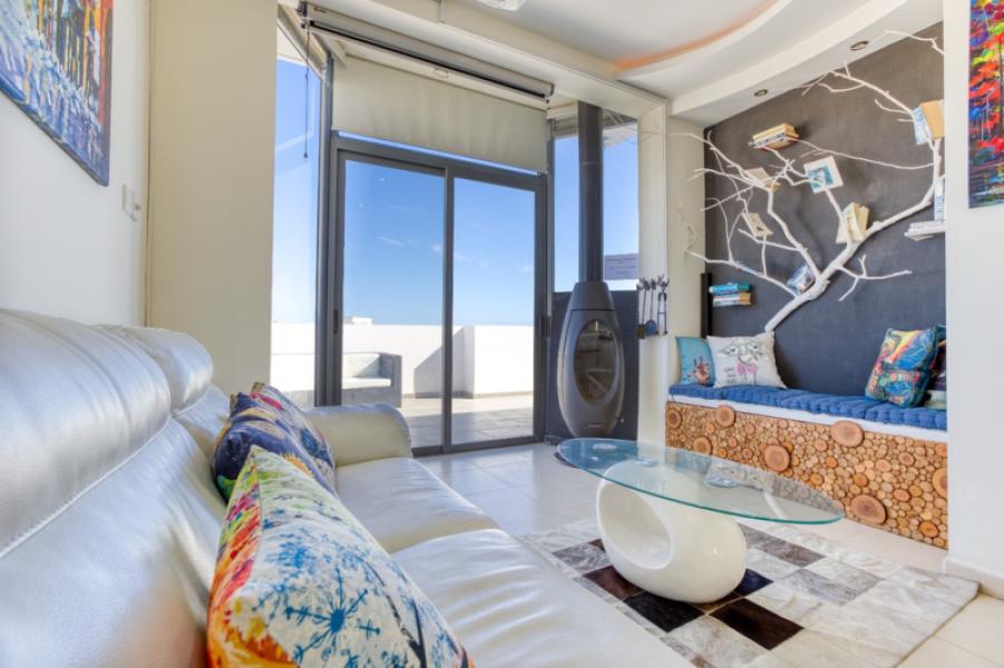 3-bedroom apartment to let in Qawra