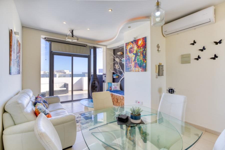 3-bedroom apartment to let in Qawra