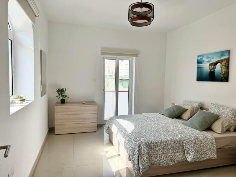 1-bedroom apartment to let in Sliema