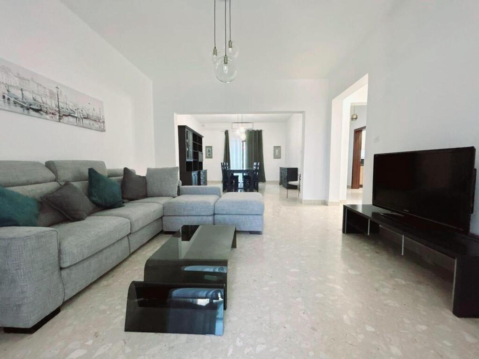5-bedroom villa to let in Madliena