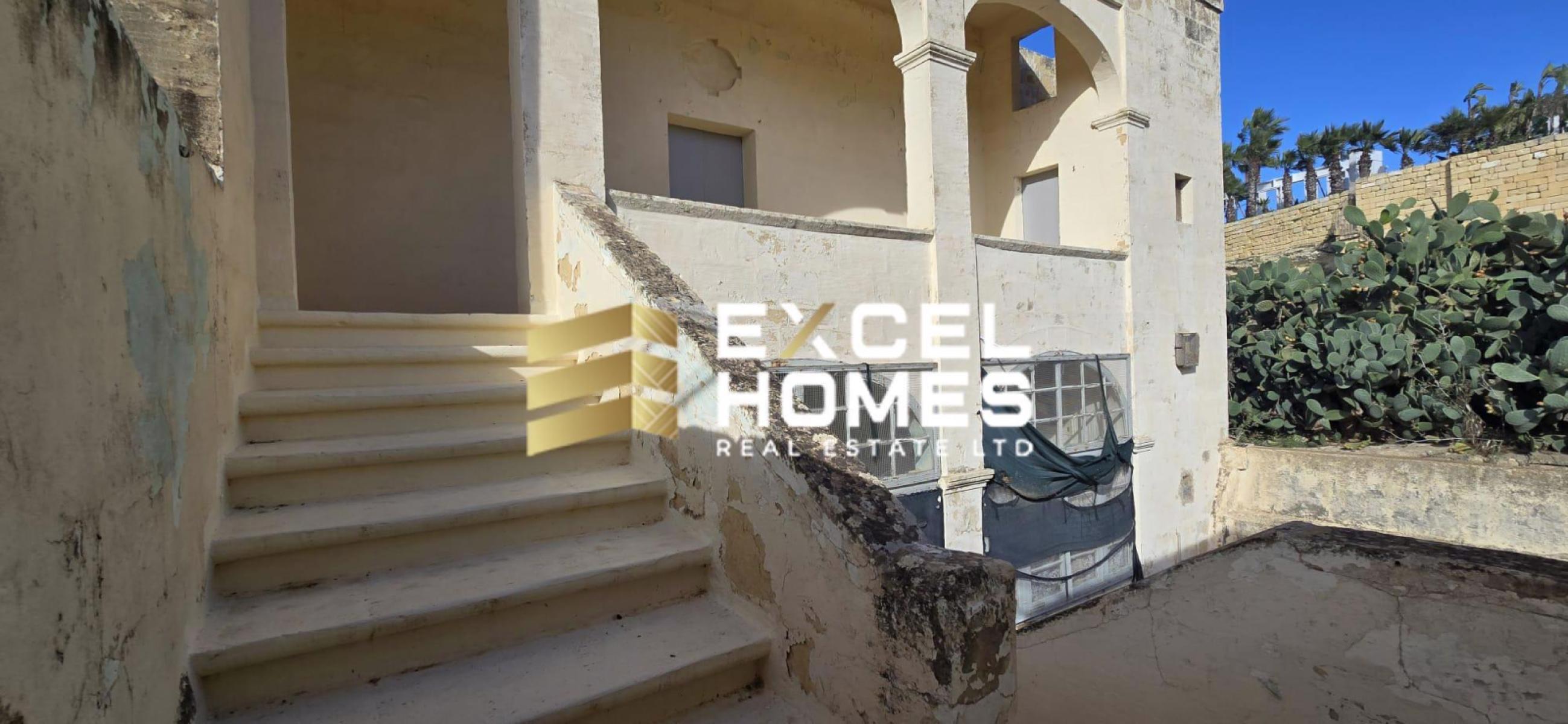 4-bedroom farmhouse for sale in Għasri