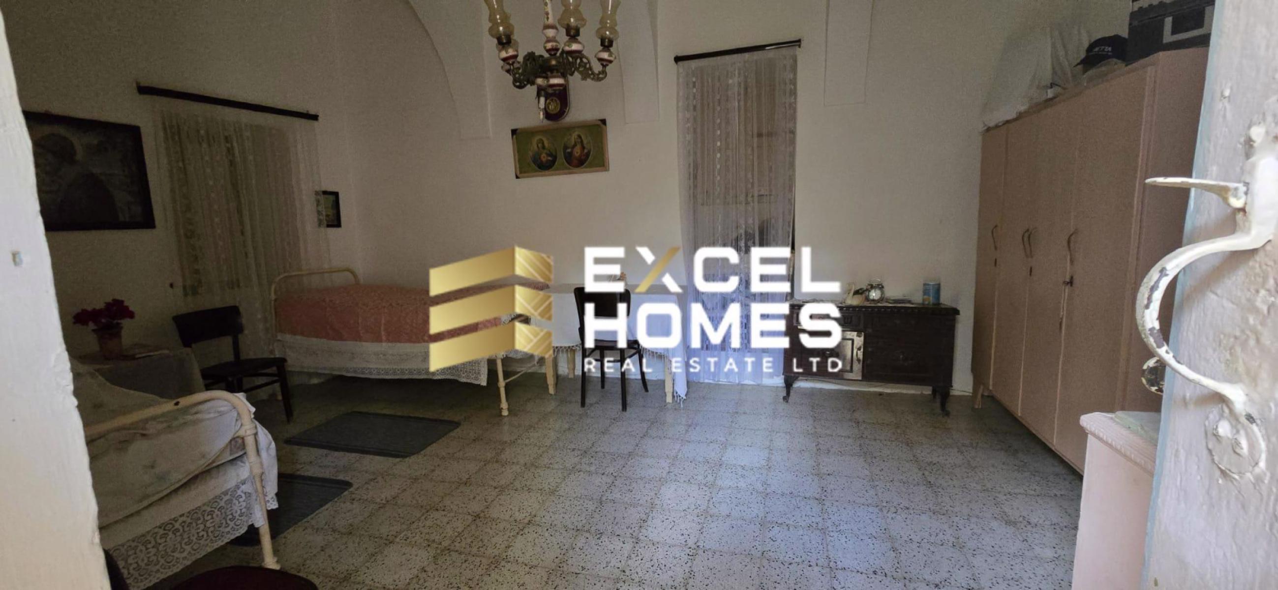 4-bedroom farmhouse for sale in Għasri