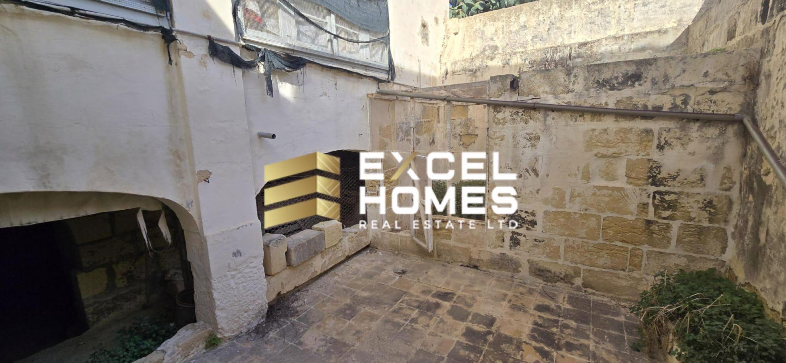 4-bedroom farmhouse for sale in Għasri