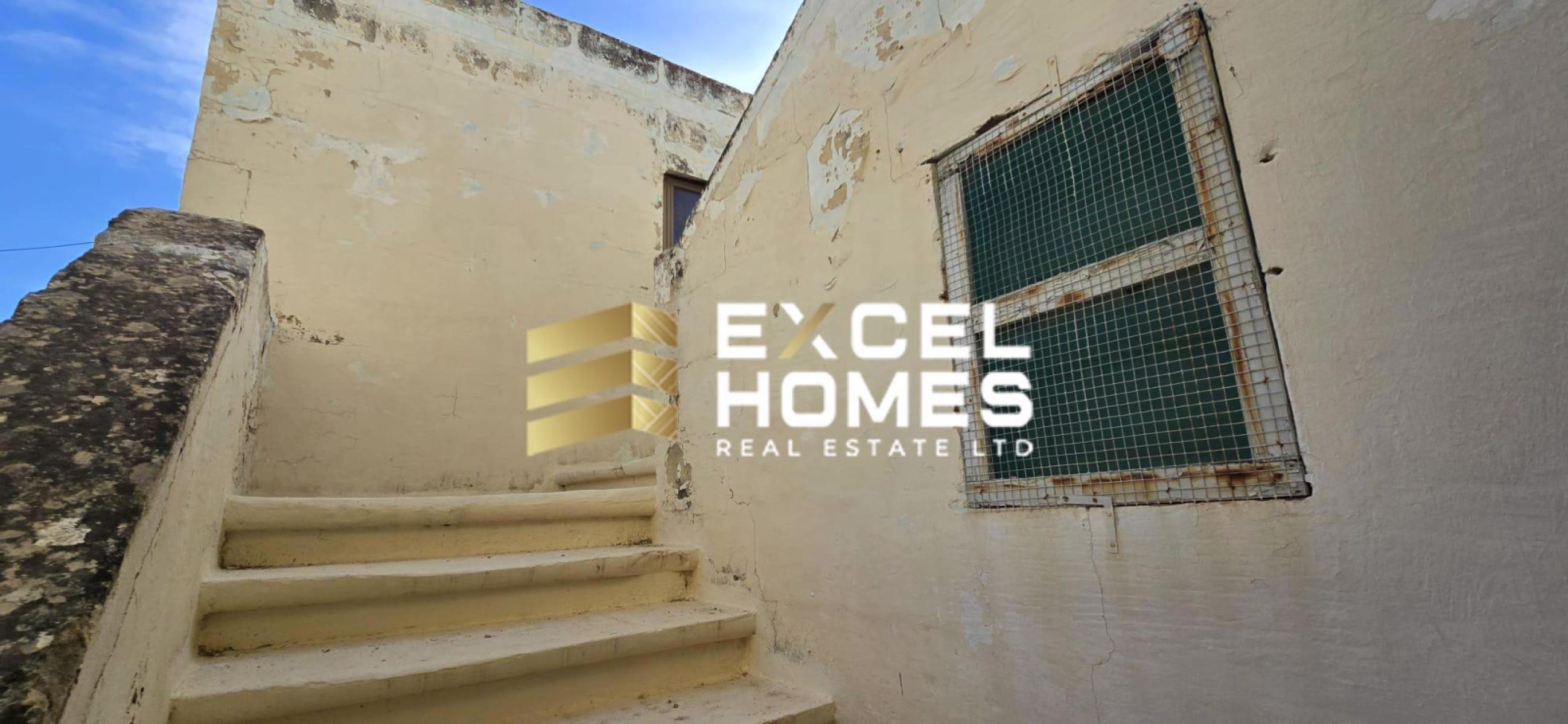 4-bedroom farmhouse for sale in Għasri