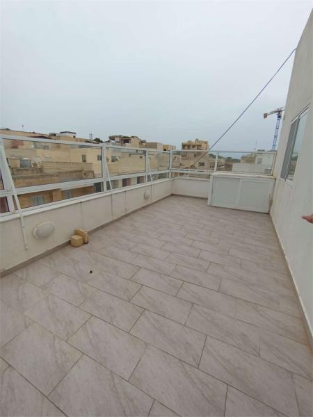 3-bedroom penthouse to let in Marsaskala