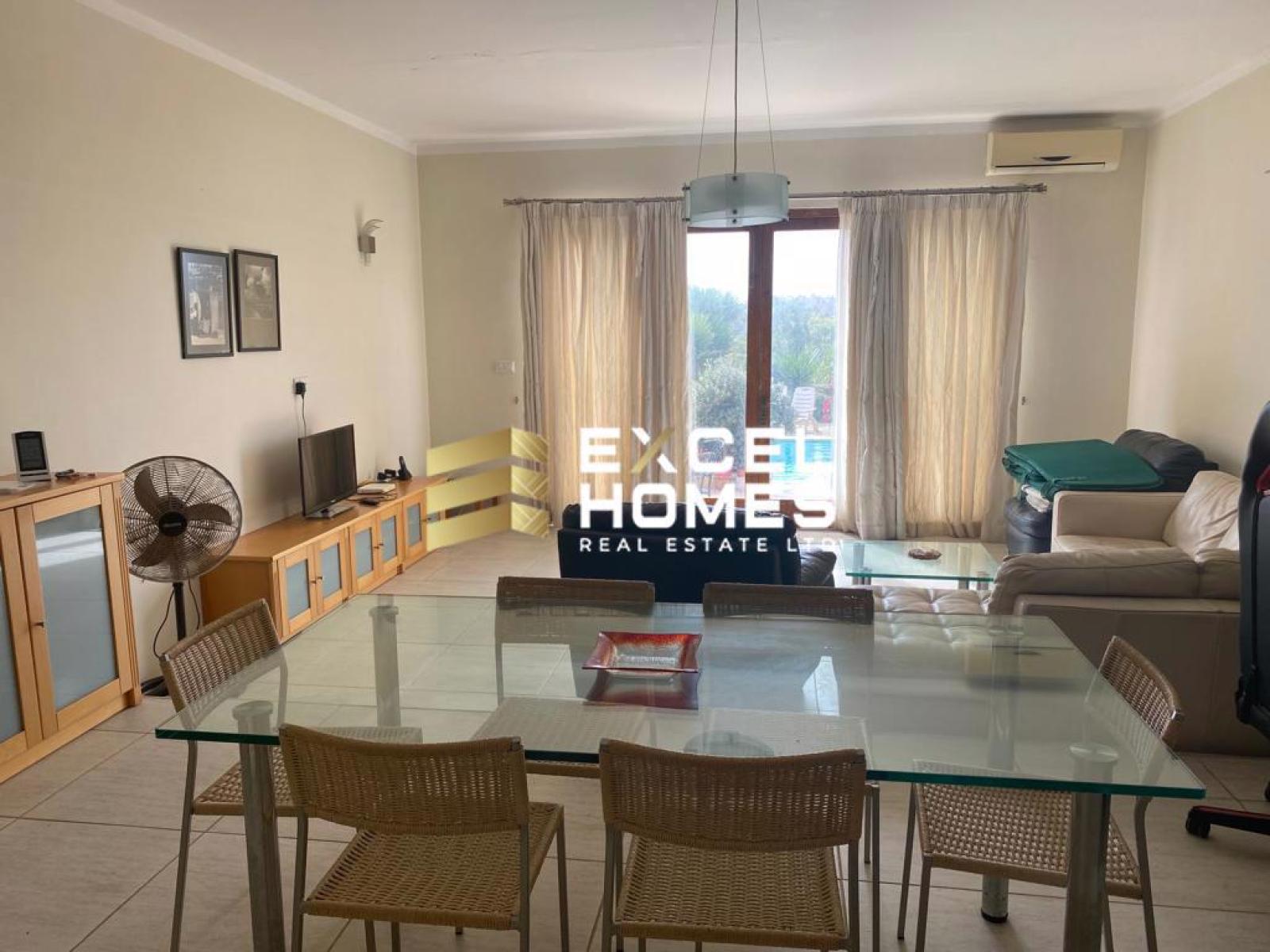 4-bedroom farmhouse to let in Għarb