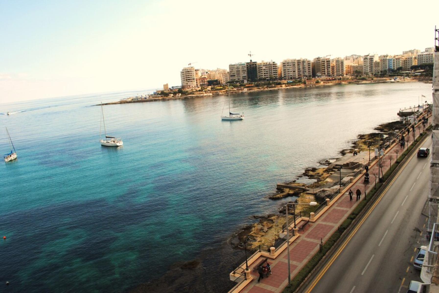 2-bedroom apartment to let in St Julian's
