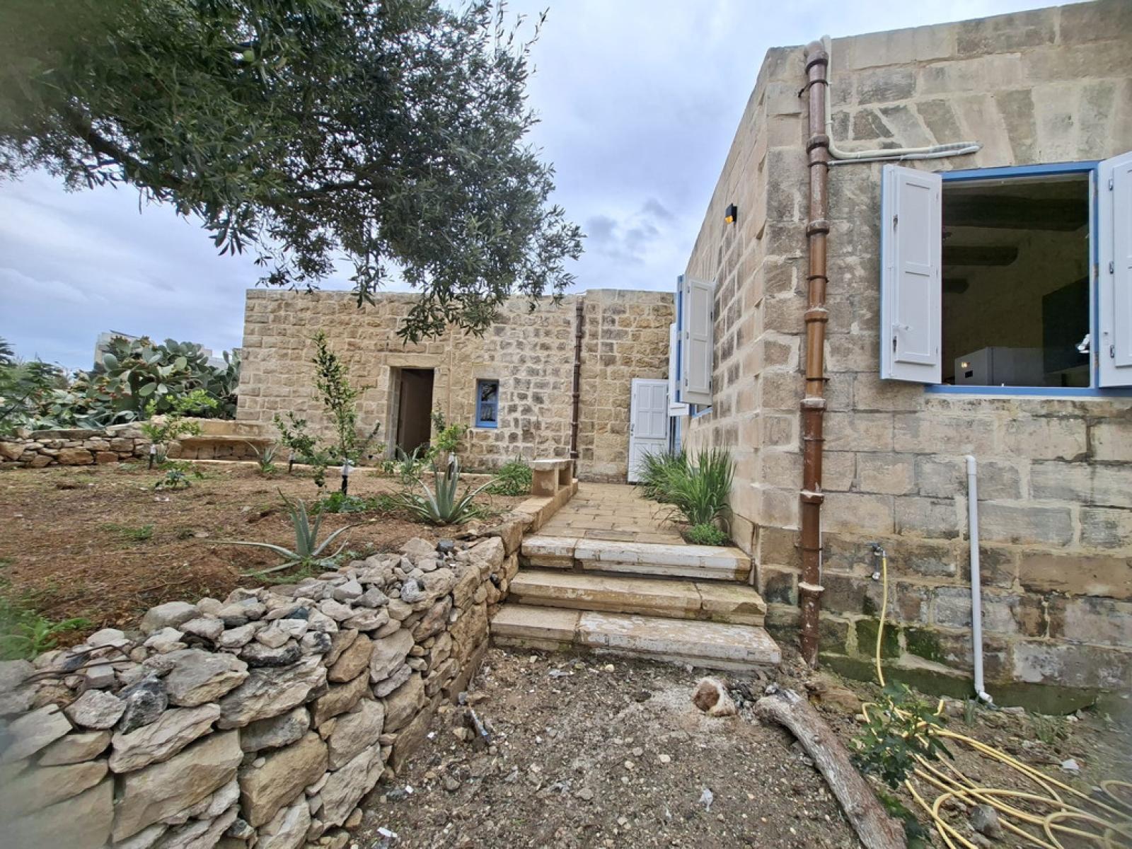 1-bedroom farmhouse to let in Qormi
